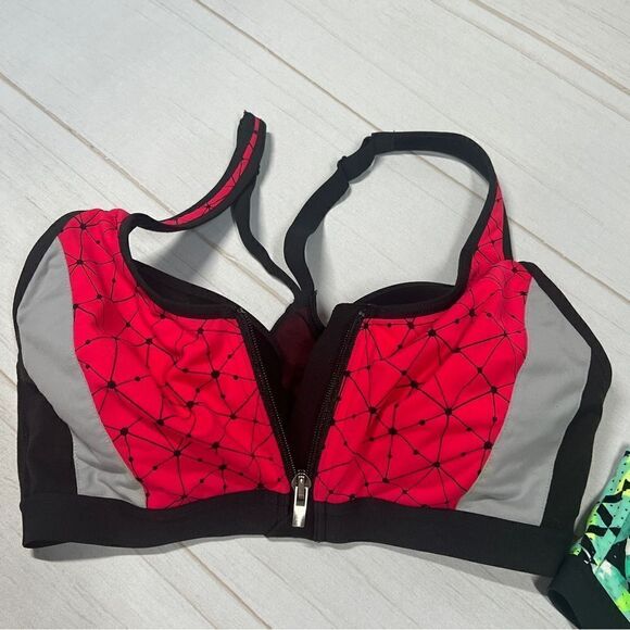 2 Victoria’s Secret Victoria Sport Sports Bra Lot 34C - Picture 4 of 9